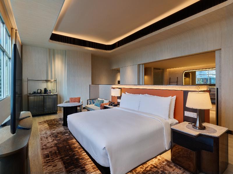 DoubleTree by Hilton Bangkok Ploenchit image