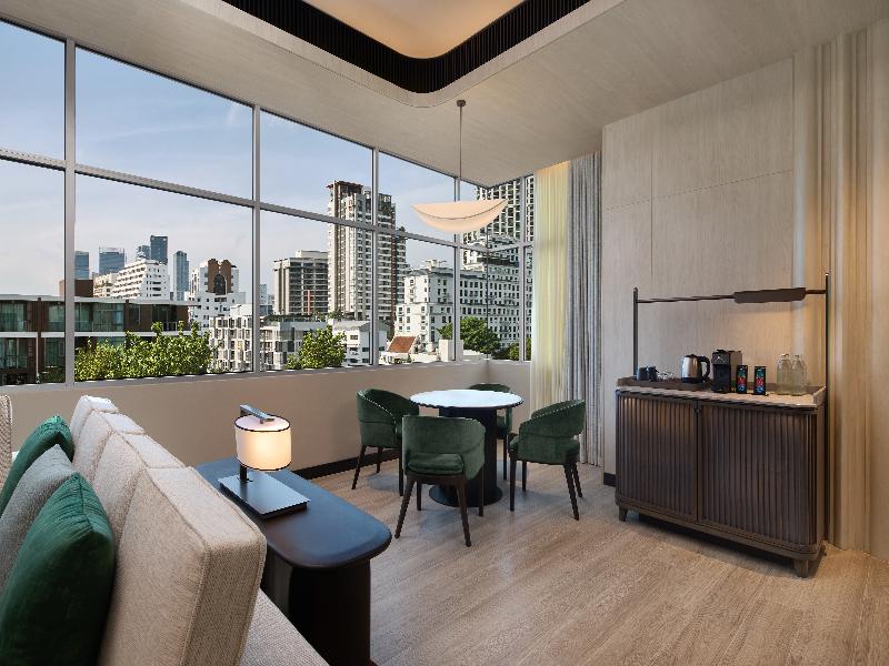 DoubleTree by Hilton Bangkok Ploenchit image