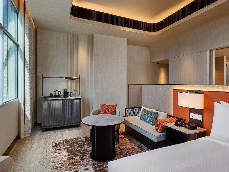 DoubleTree by Hilton Bangkok Ploenchit image