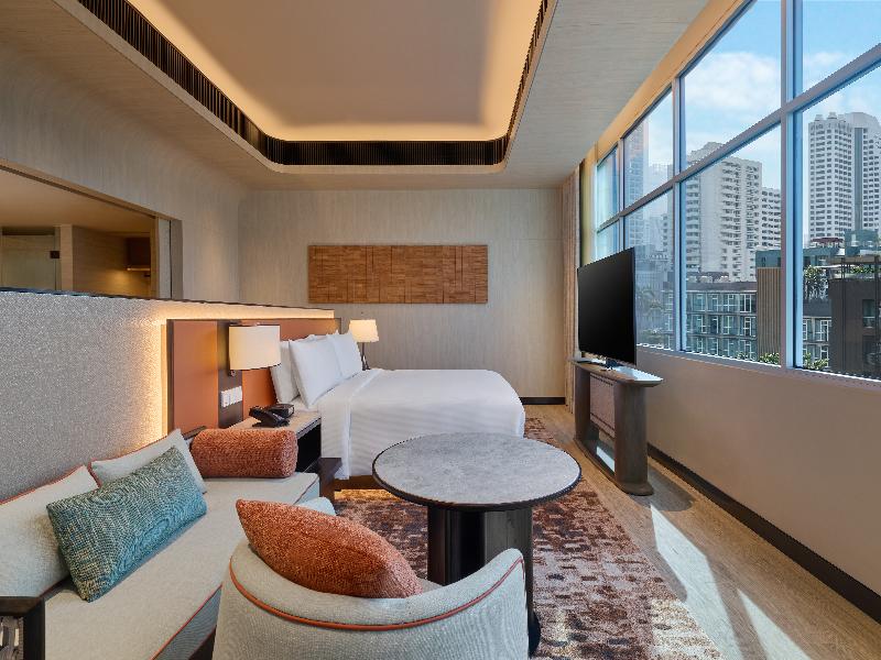 DoubleTree by Hilton Bangkok Ploenchit image
