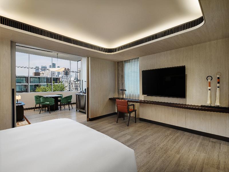DoubleTree by Hilton Bangkok Ploenchit image
