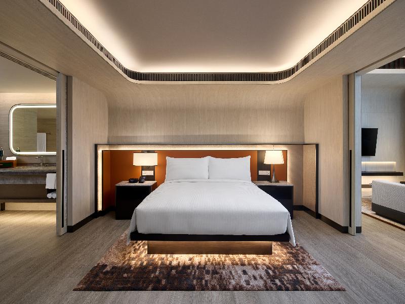 DoubleTree by Hilton Bangkok Ploenchit image