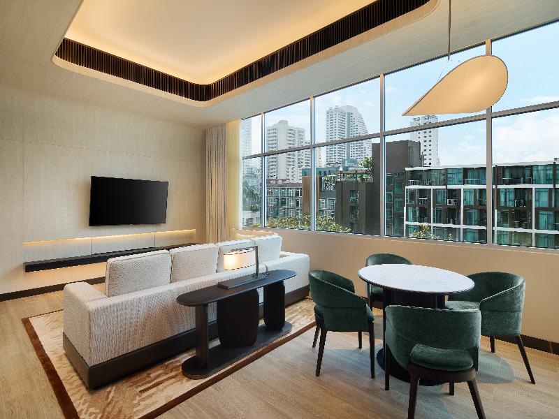 DoubleTree by Hilton Bangkok Ploenchit image