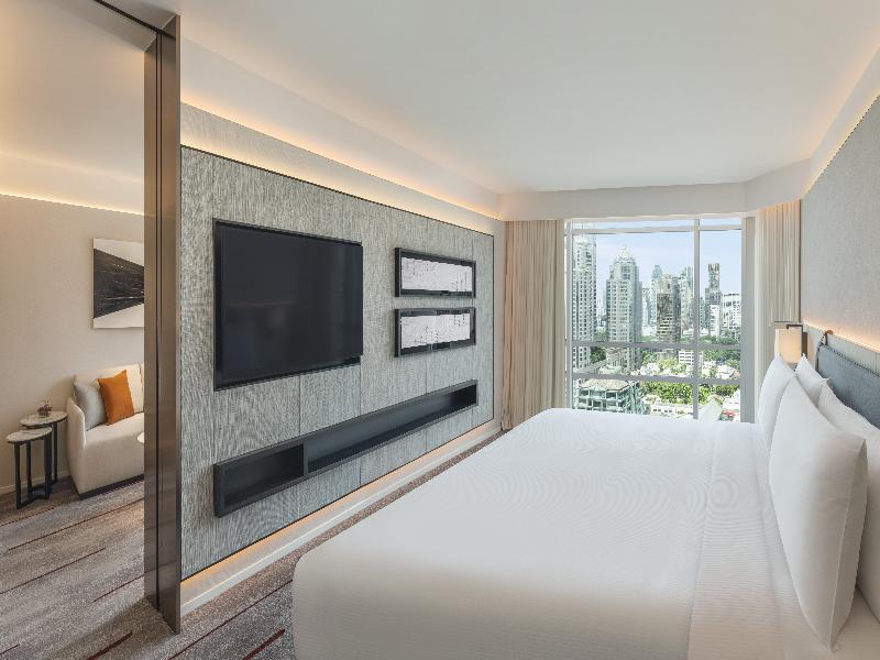 DoubleTree by Hilton Bangkok Ploenchit image