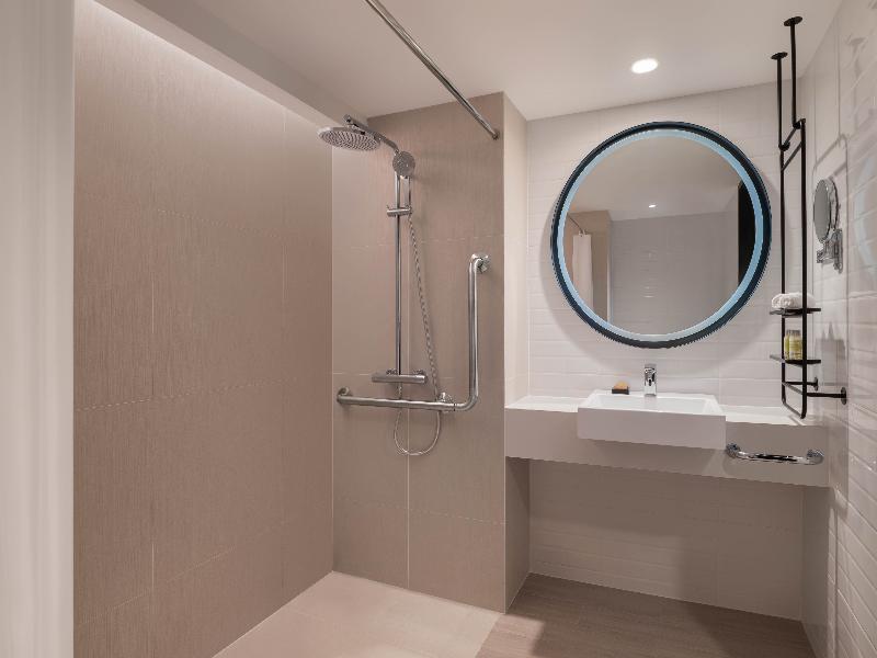 DoubleTree by Hilton Bangkok Ploenchit image