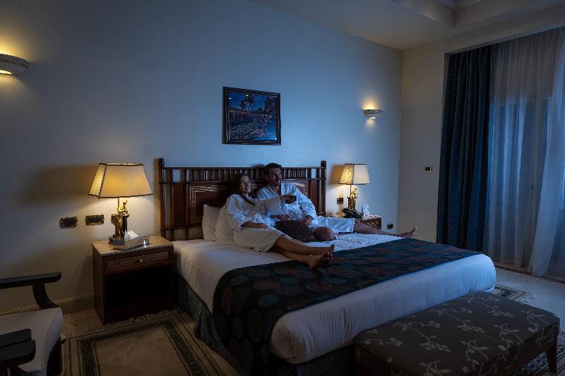 VILLA KING SIZE BED