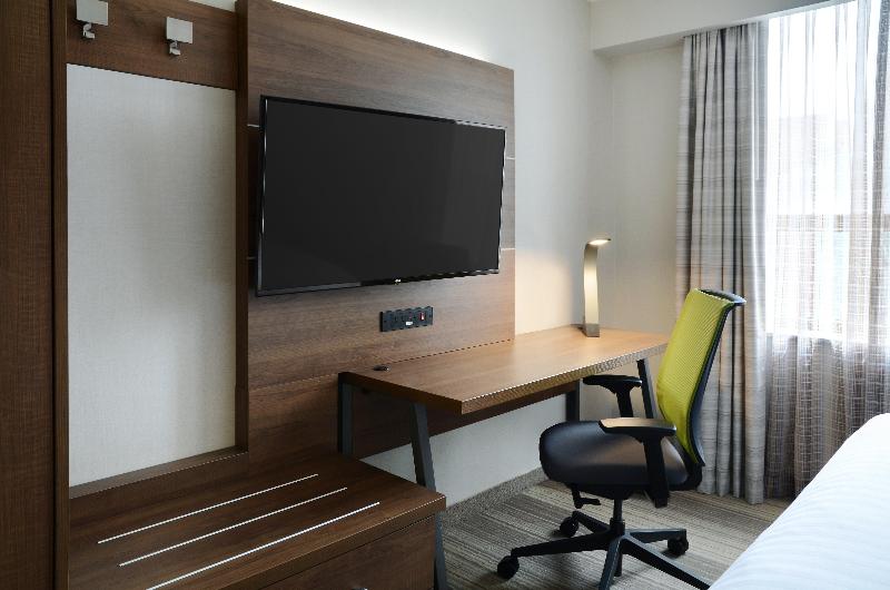 Holiday Inn Express Toronto Downtown Holiday Inn Express Toronto Downtown
