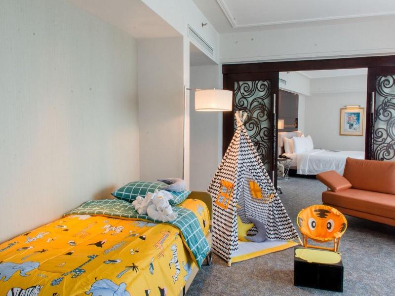 Le Meridien Jakarta image