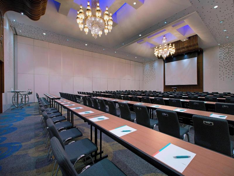 Le Meridien Jakarta image