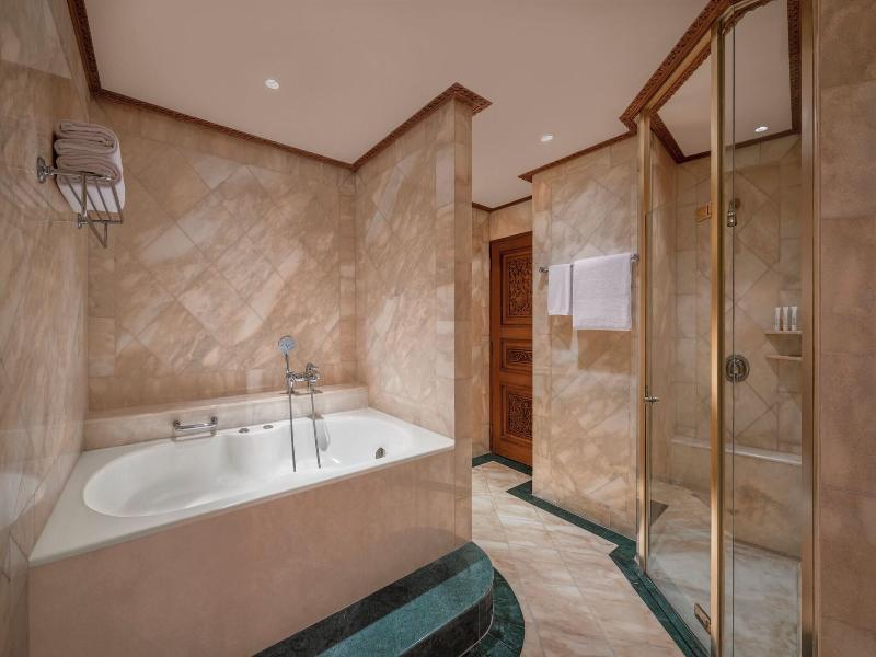 Le Meridien Jakarta image