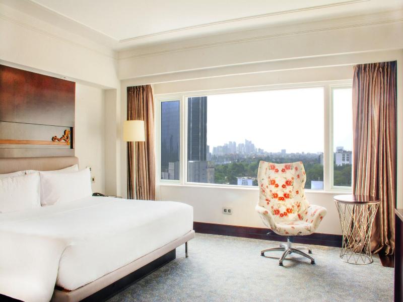Le Meridien Jakarta image