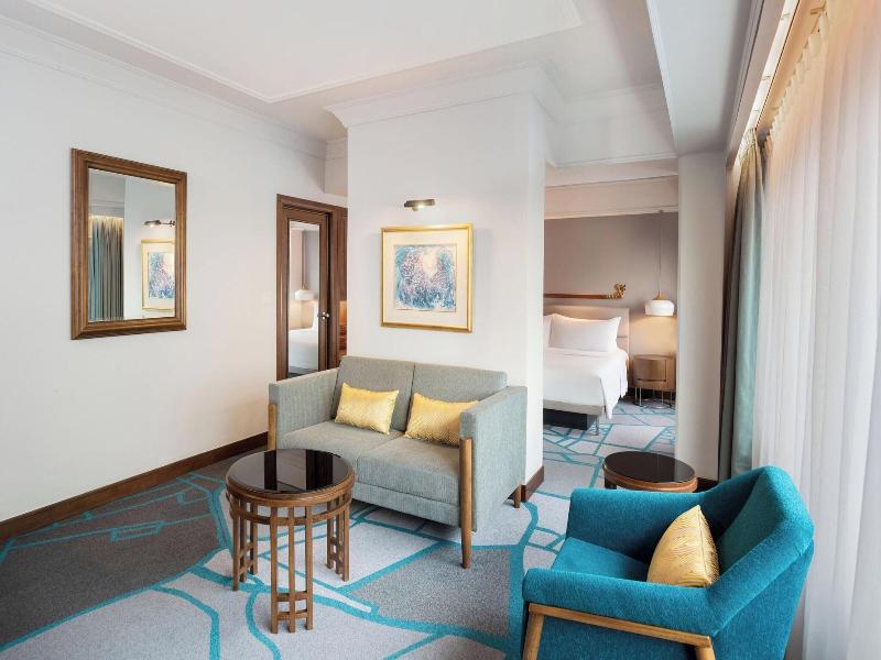 Le Meridien Jakarta image