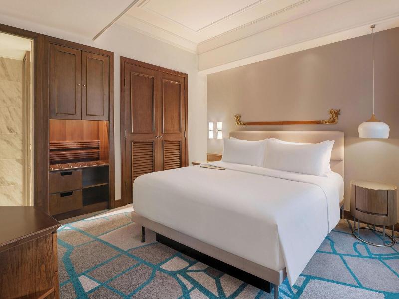 Le Meridien Jakarta image