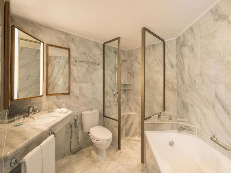 Le Meridien Jakarta image