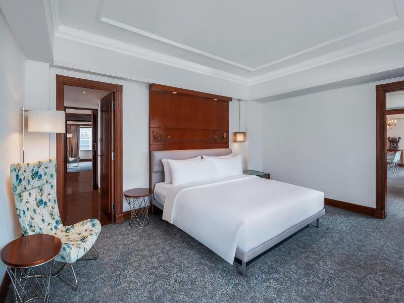 Le Meridien Jakarta image