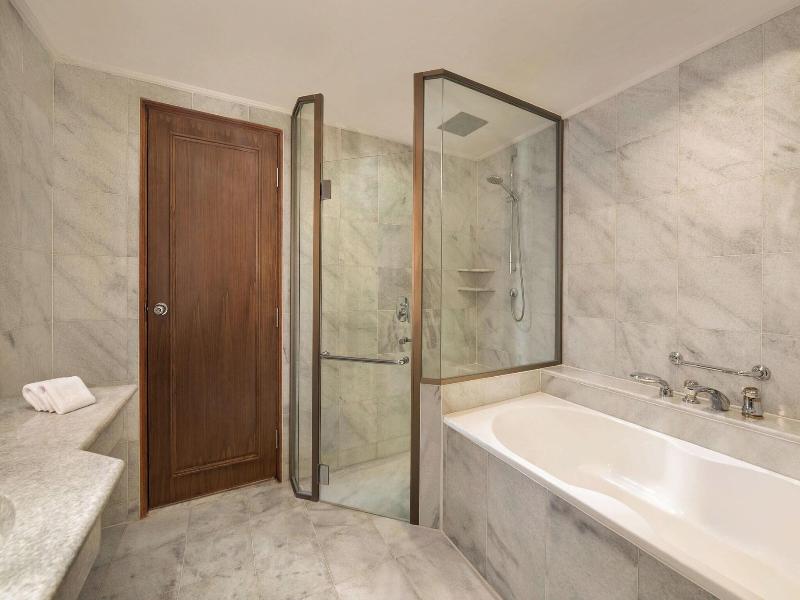 Le Meridien Jakarta image