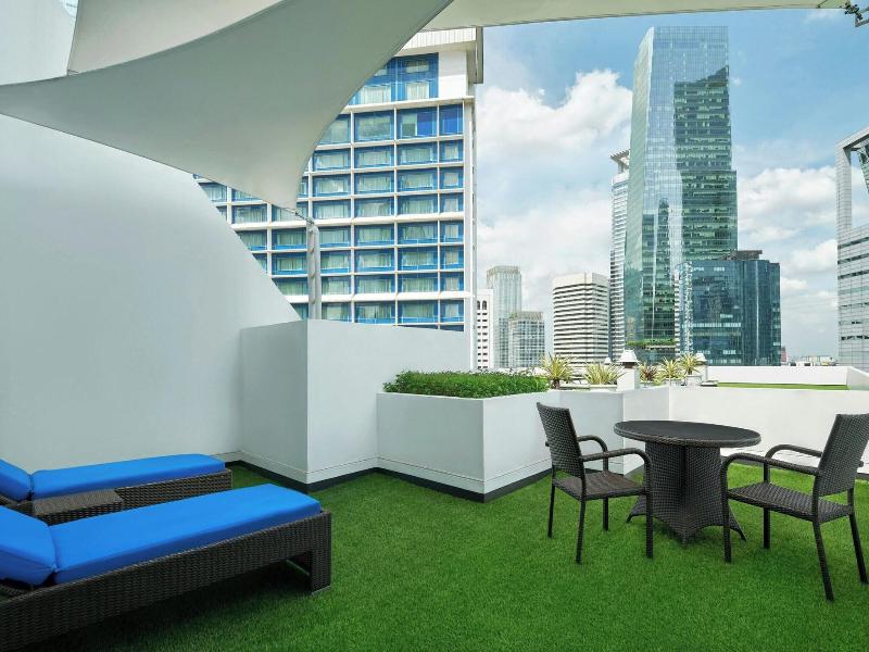 Le Meridien Jakarta image