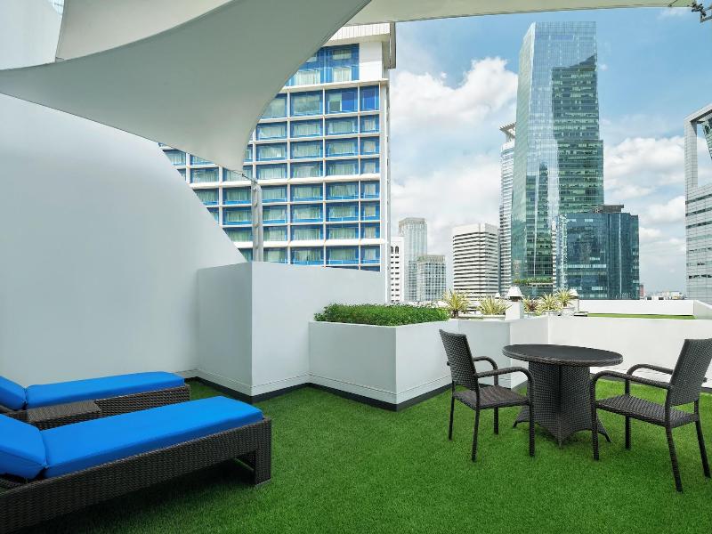 Le Meridien Jakarta image