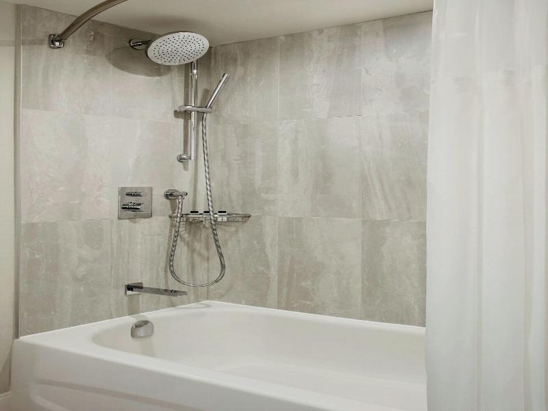 Le Centre Sheraton Hotel Montreal image