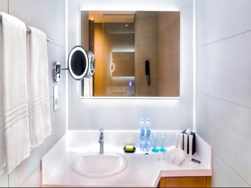 Le Meridien Abu Dhabi image
