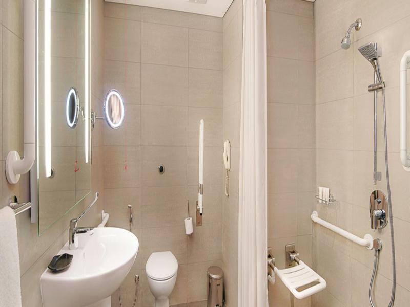 Le Meridien Abu Dhabi image