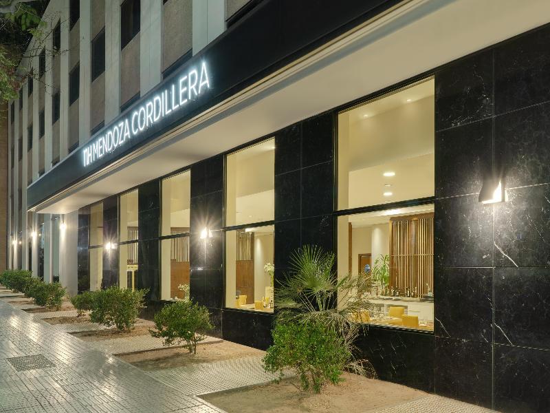 NH Mendoza Cordillera image