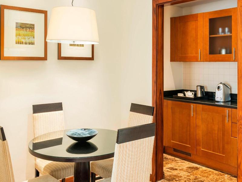 Grosvenor House, a Luxury Collection Hotel image
