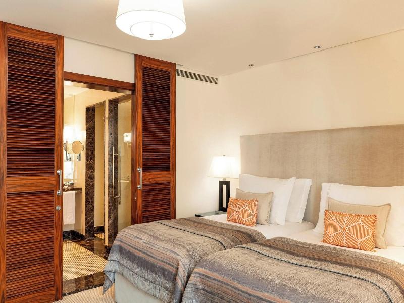 Grosvenor House, a Luxury Collection Hotel image