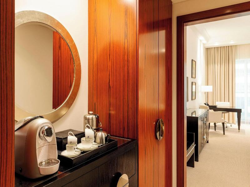 Grosvenor House, a Luxury Collection Hotel image