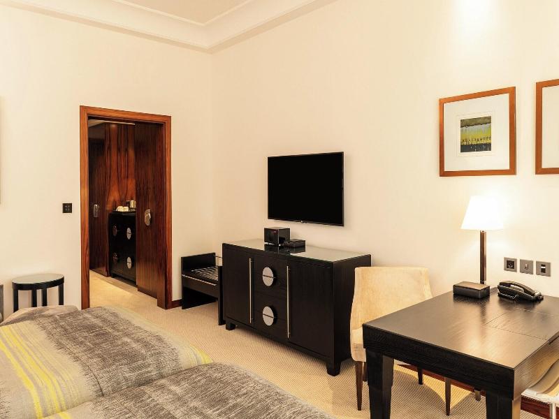 Grosvenor House, a Luxury Collection Hotel image