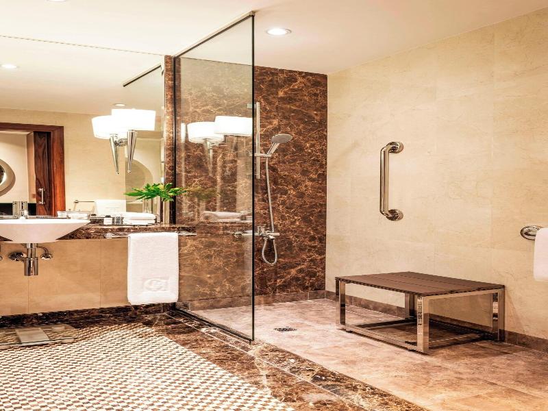 Grosvenor House, a Luxury Collection Hotel image