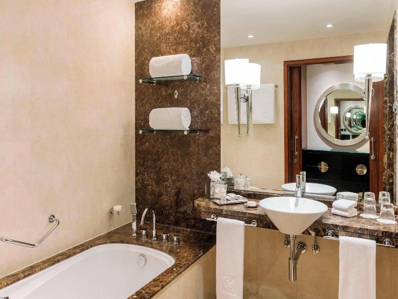 Grosvenor House, a Luxury Collection Hotel image