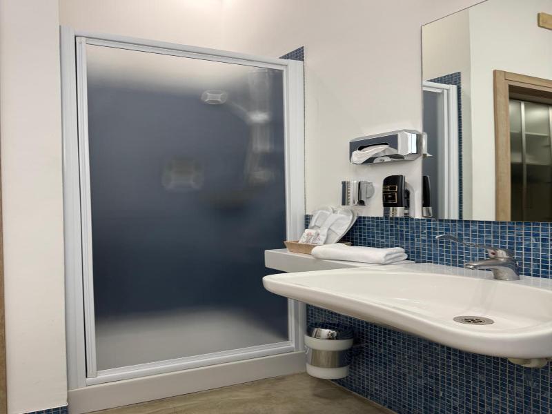 Angi Hotel image