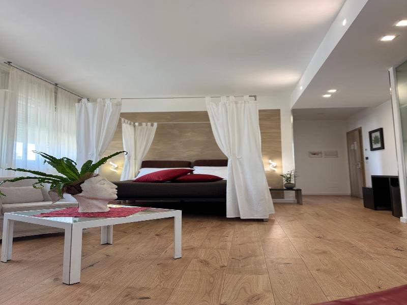 Angi Hotel image