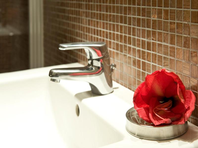 Angi Hotel image