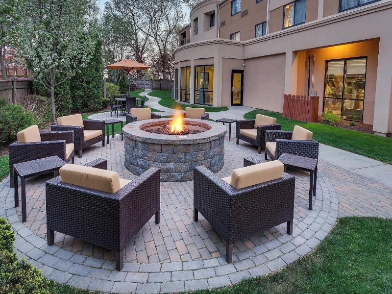 Courtyard Providence Warwick image