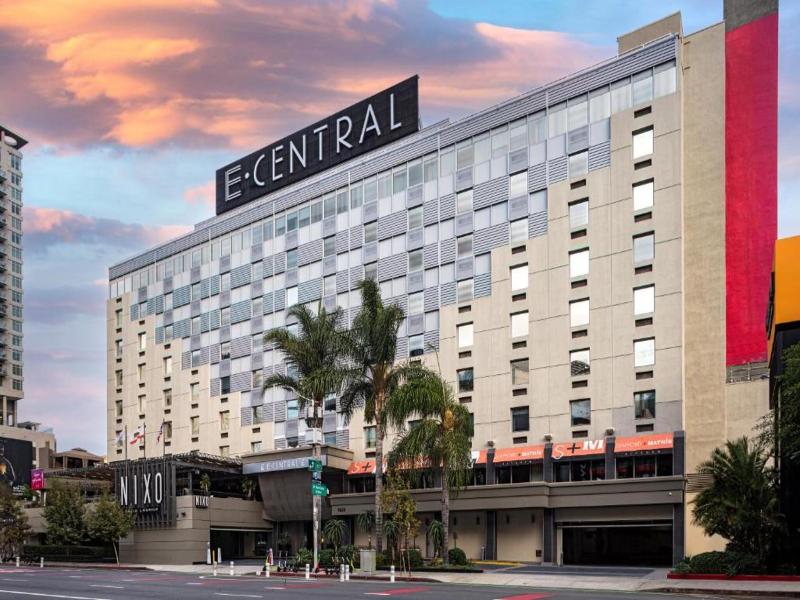 E-Central Downtown Los Angeles Hotel image