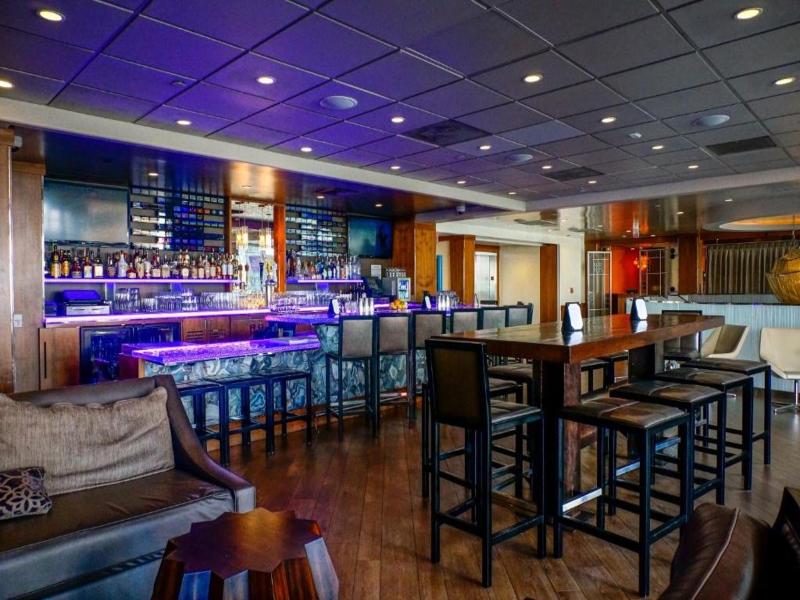 E-Central Downtown Los Angeles Hotel image