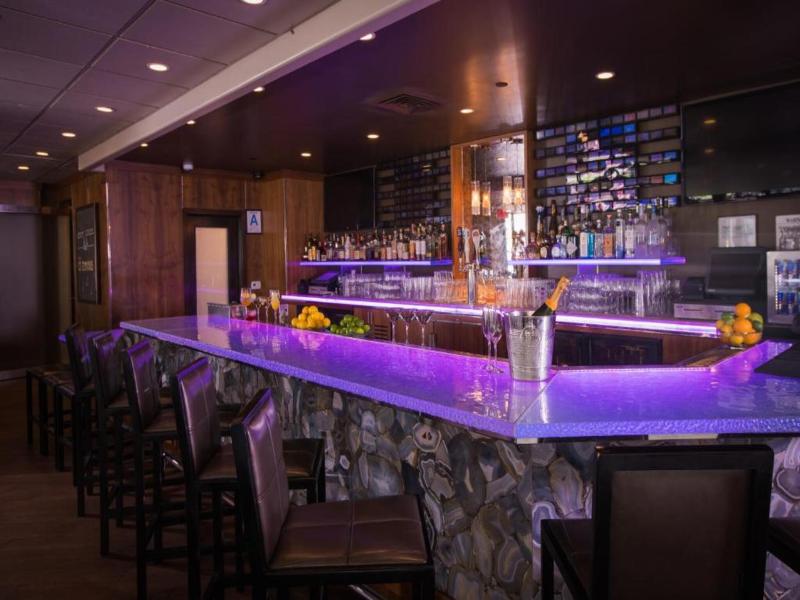 E-Central Downtown Los Angeles Hotel image
