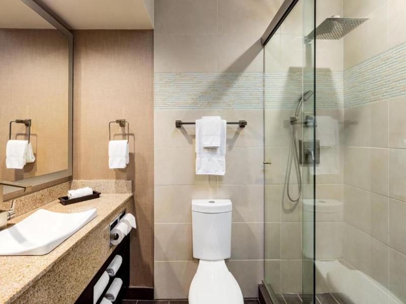 E-Central Downtown Los Angeles Hotel image
