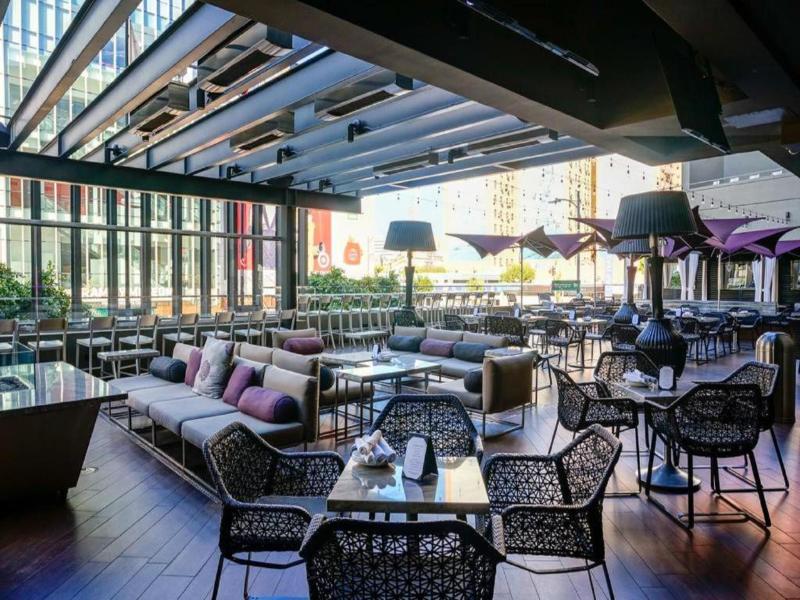 E-Central Downtown Los Angeles Hotel image