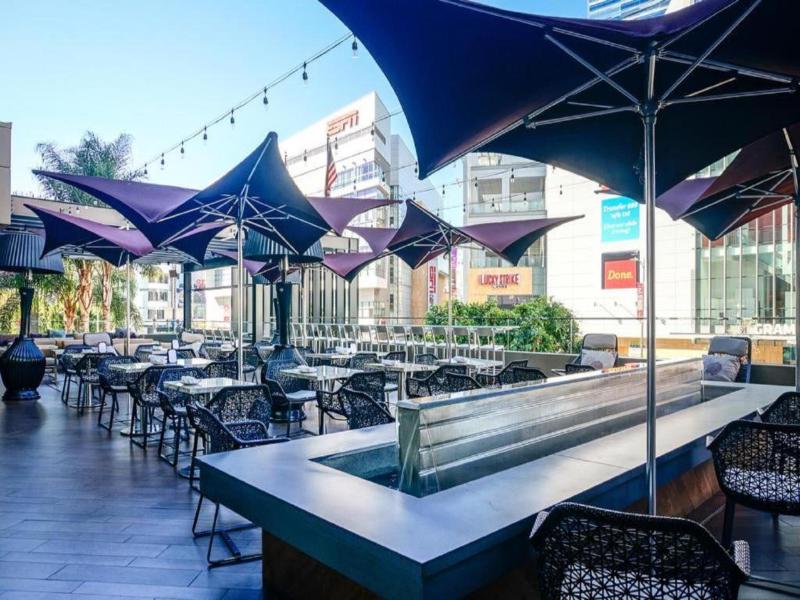 E-Central Downtown Los Angeles Hotel image