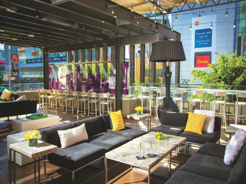E-Central Downtown Los Angeles Hotel image