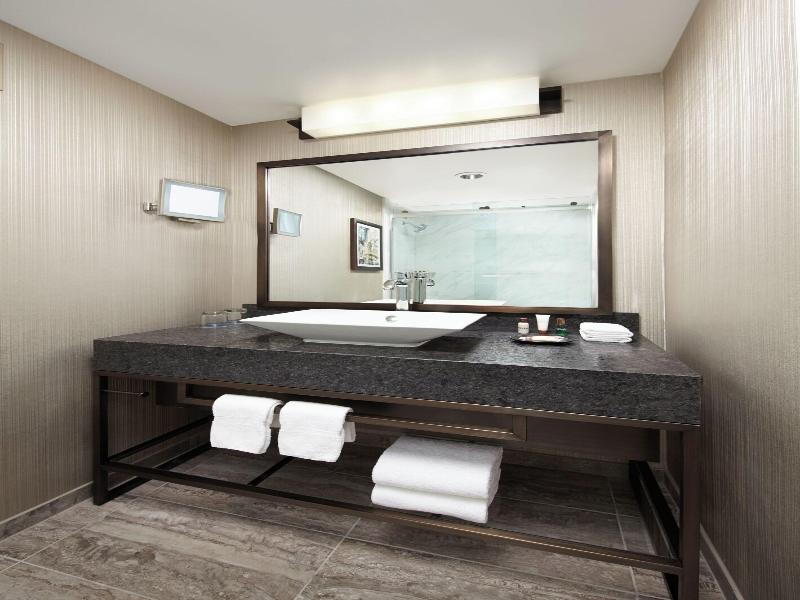 Sheraton Gateway Hotel Los Angeles Airport image