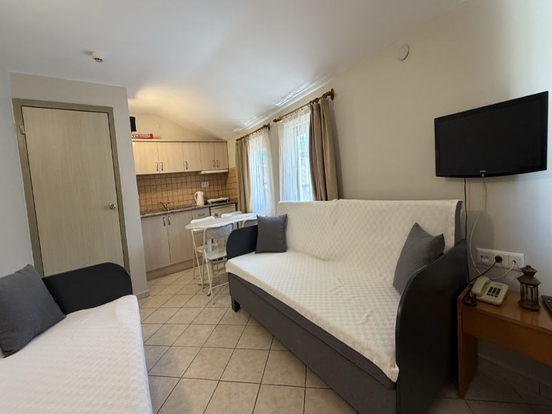 Arya Otel image