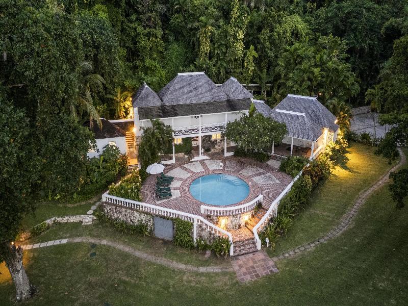 Round Hill Hotel & Villas image