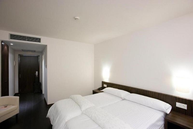 HOTEL ETH RIOJA image