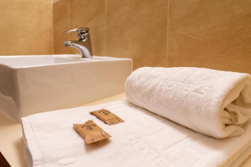 HOTEL ETH RIOJA image