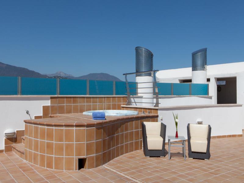 Senator Banus image