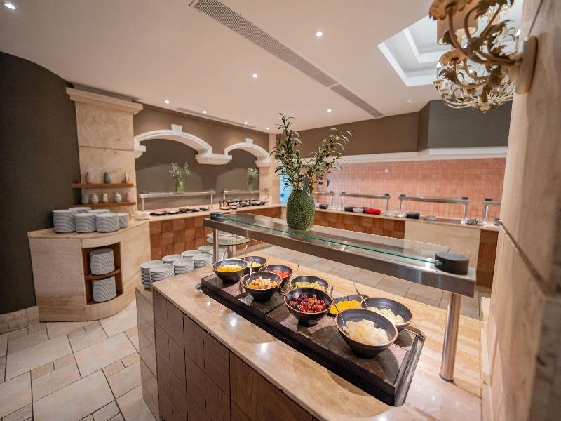 Maritim Antonine Hotel & Spa image